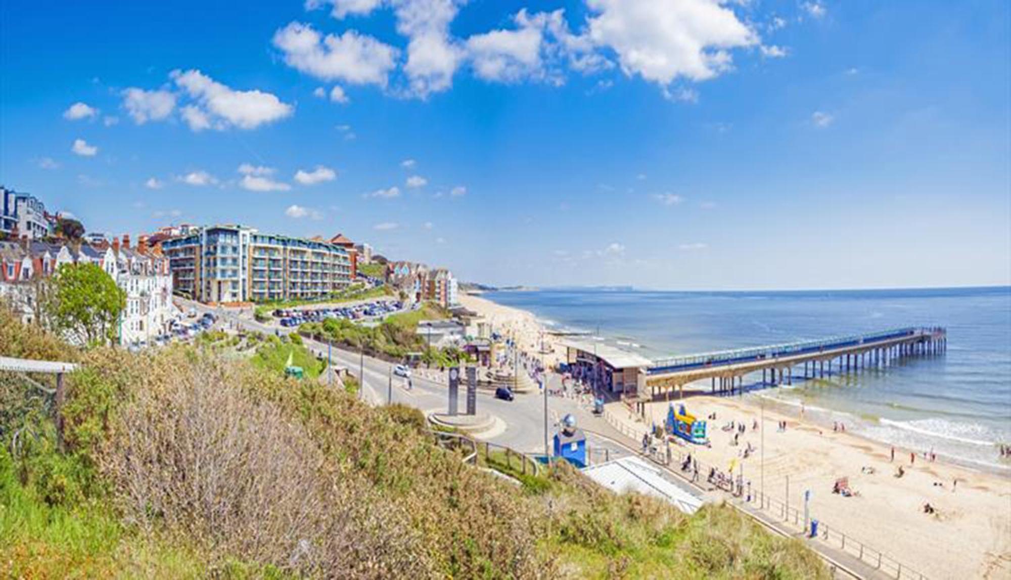 A Beautiful Apartment With Stunning Sea Views & Private Balcony Борнмут Екстер'єр фото